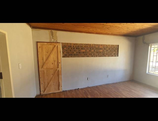 4 BEDROOM HOUSE TO LET IN RENSBURG